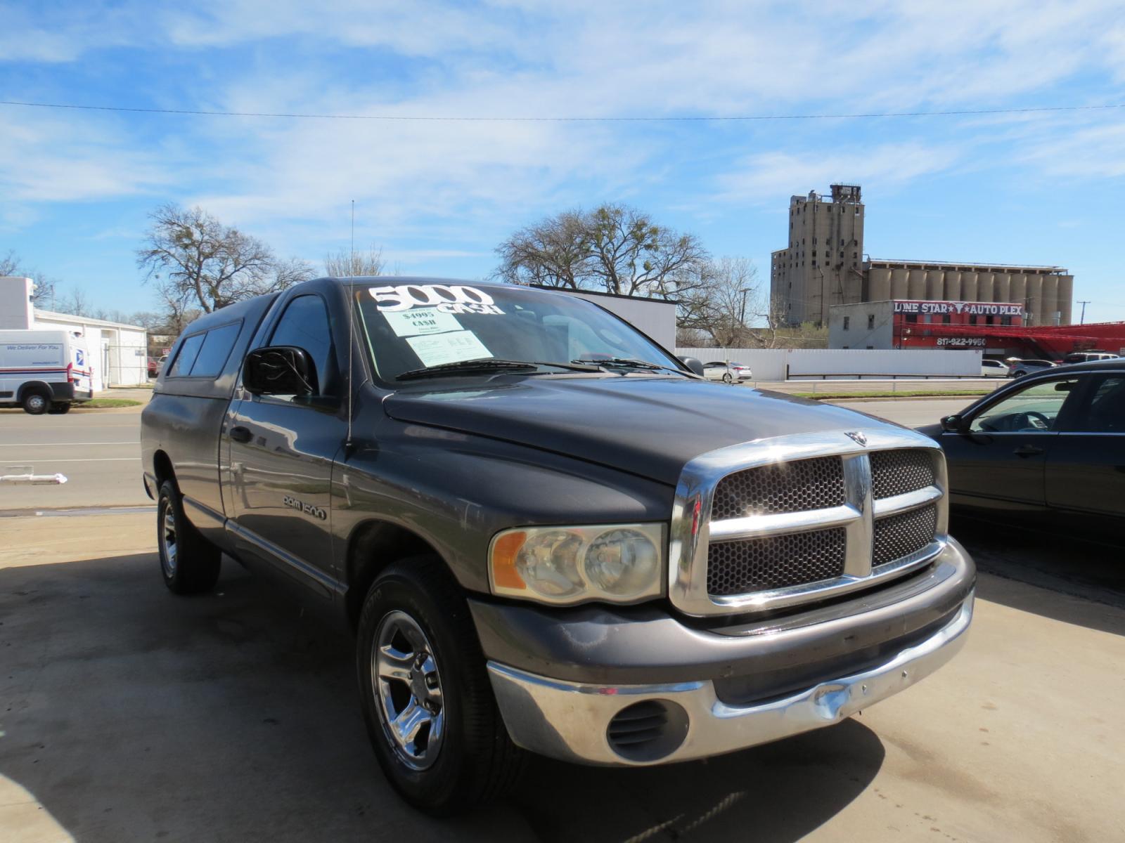 2002 Gray Dodge Ram 1500 SLT Long Bed 2WD (1D7HA16N72J) with an 4.7L V8 SOHC 16V engine, Automatic transmission, located at 3624 Hemphill St., Fort Worth, TX, 76110, (817) 926-8921, 32.696205, -97.331985 - Photo #5