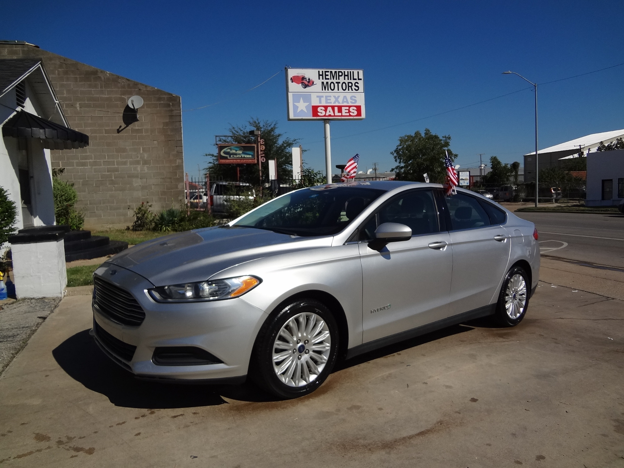 photo of 2014 Ford Fusion Hybrid S  **CASH**